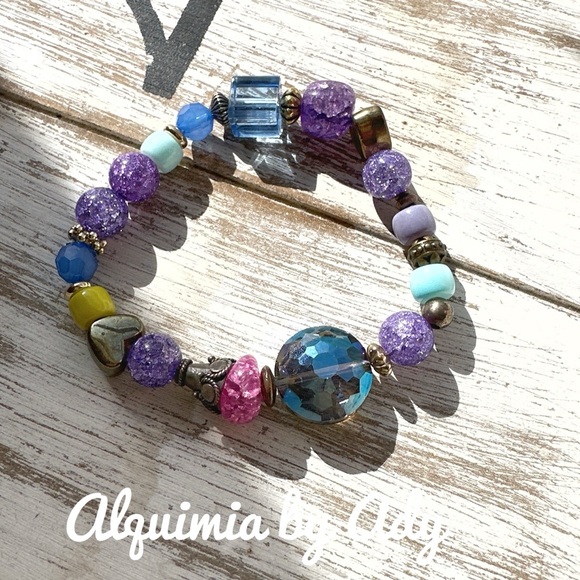 Purple crackled quartz beaded statement handmade bracelet - Picture 1 of 1